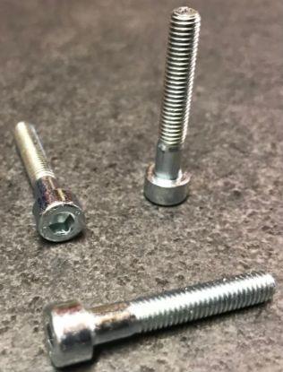 Picture of B053010 - SCREW CHC 5-30 CL:8.8